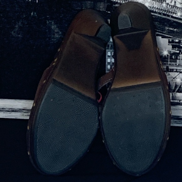 Clogs - Picture 3 of 4